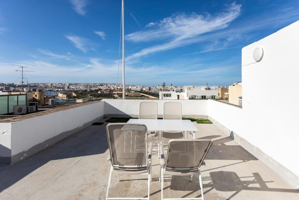 City Penthouse With Roof Terrace And Sea Views Валлетта Екстер'єр фото