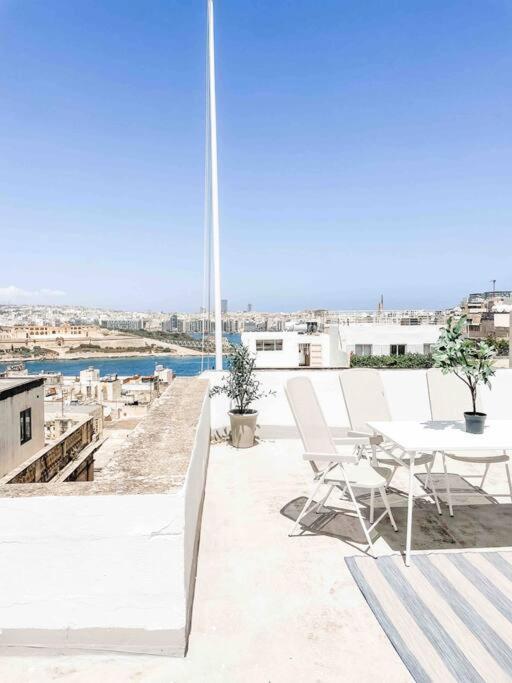 City Penthouse With Roof Terrace And Sea Views Валлетта Екстер'єр фото