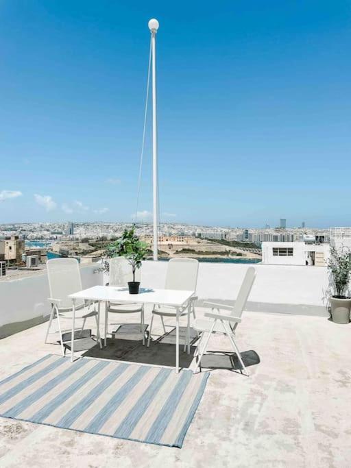 City Penthouse With Roof Terrace And Sea Views Валлетта Екстер'єр фото